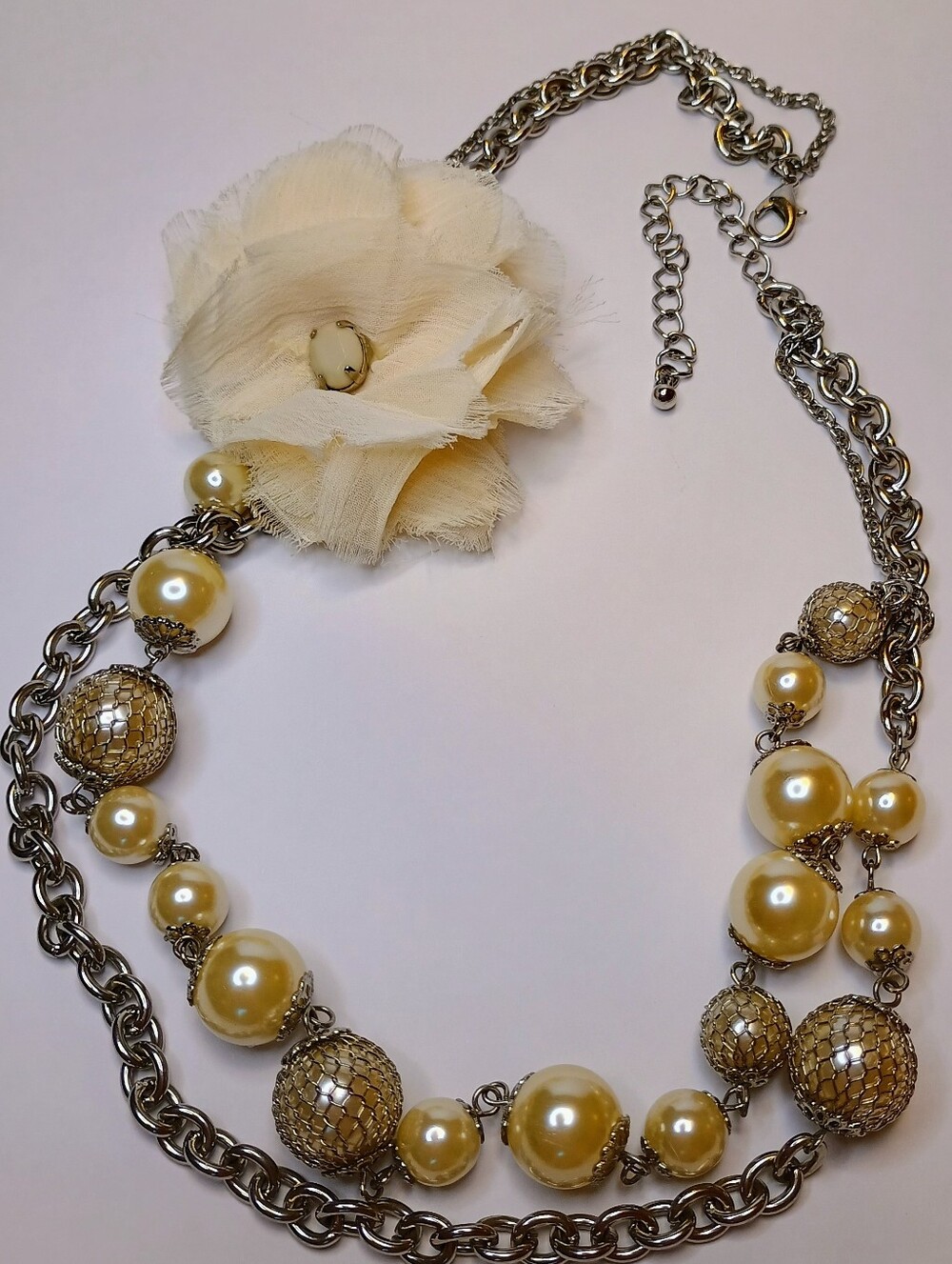 Silver-Tone Necklace with Cream Pearl Beads and Flower Accent Chain